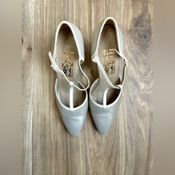 Salvatori Ferragamo Mirna Stucco Vintage Style Tango Heel Size 6 B - Picture 8 of 9